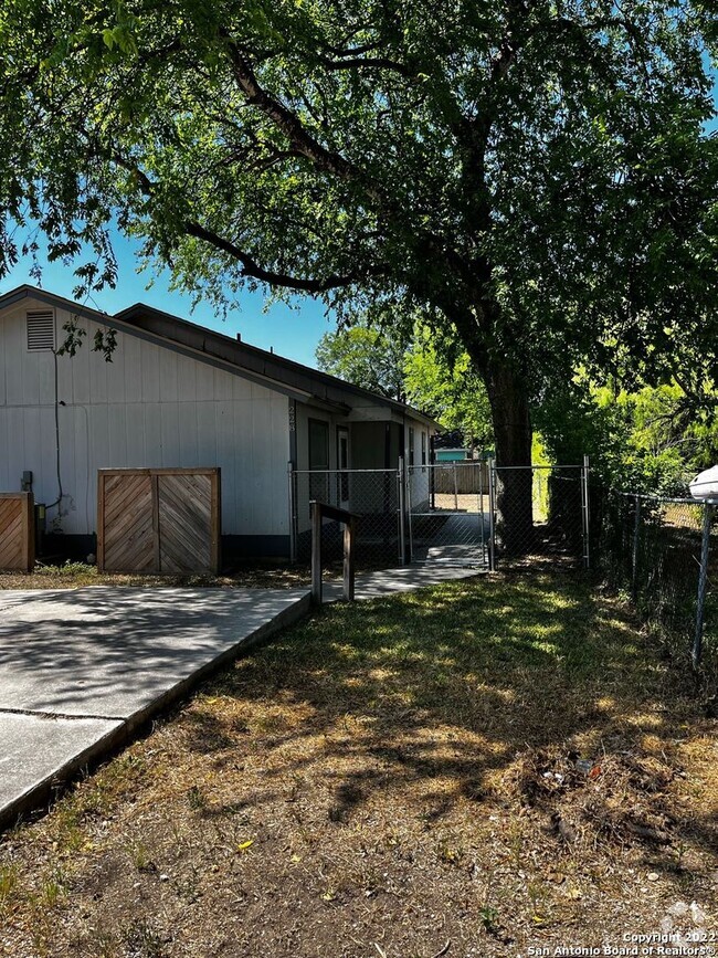 Building Photo - 228 Coopwood Ave