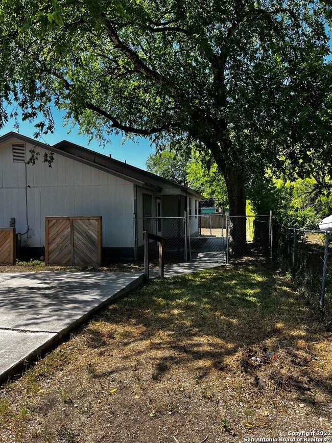 Primary Photo - 228 Coopwood Ave