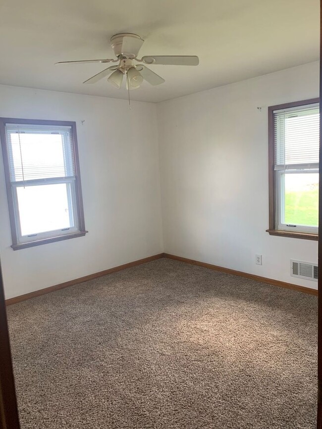 Building Photo - 3 Bedroom 1 Bath Ranch in Berrien Springs