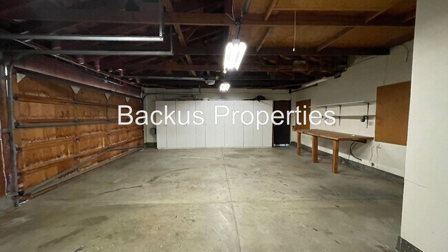 Building Photo - 18725 Vasquez Ct