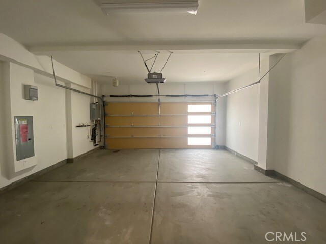 Building Photo - 1411 W Cara Dr