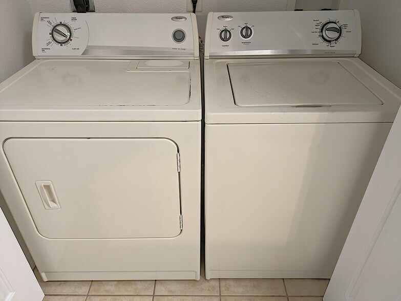 Washer/Dryer Included - 1151 N Lion Cub Pt
