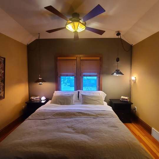 Master 2nd Floor - 528 19th Ave NE