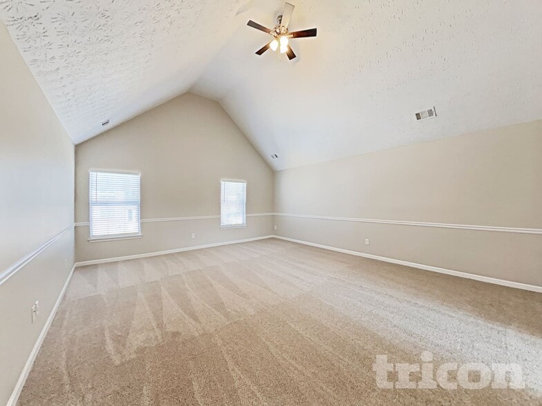 Building Photo - 1645 Gallup Dr