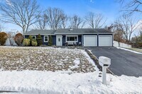 Building Photo - 28 Pagnotta Dr