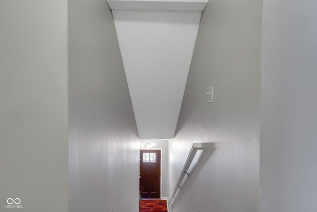 Building Photo - 6318 Pickwick Ct