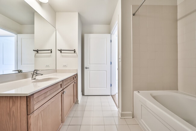 Building Photo - 1400 S Michigan Ave