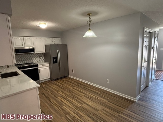 Building Photo - 8032 Stablegate Way