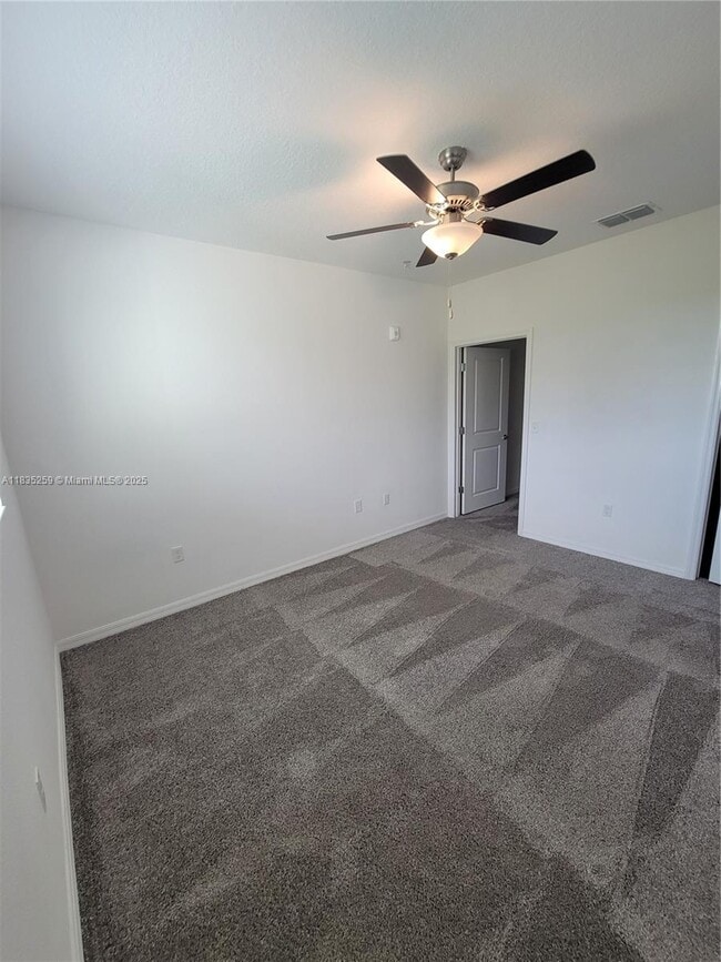 Building Photo - 8271 Tanager Sq