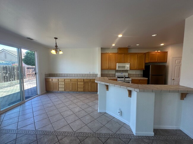 Building Photo - 2713 Donner Trail