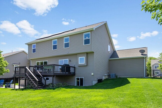 Building Photo - LUXURY 5 BEDROOM HOME AVAILABLE IN MAHOMET