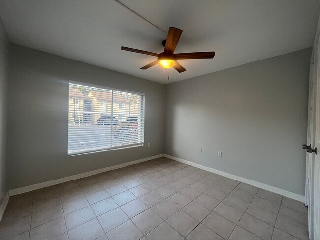 Building Photo - Rent Special for August 1 - Close to Downt...