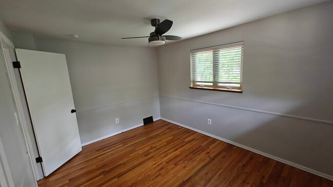 Building Photo - 325 Princeton Ave