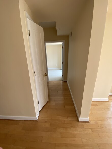 Entry into bedroom - 616 E St NW