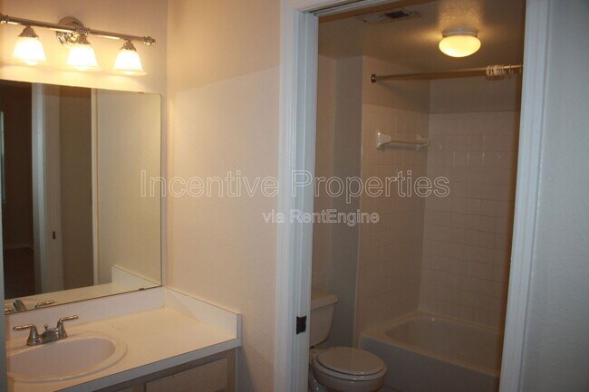 Building Photo - 7220 Westpointe Blvd