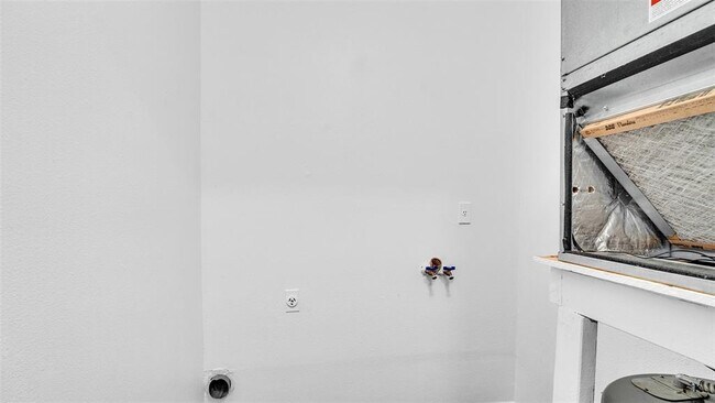 Building Photo - 7613 Amherst St