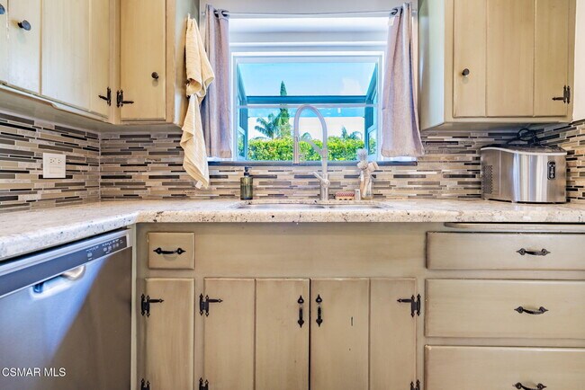 Building Photo - 4310 Eve Rd