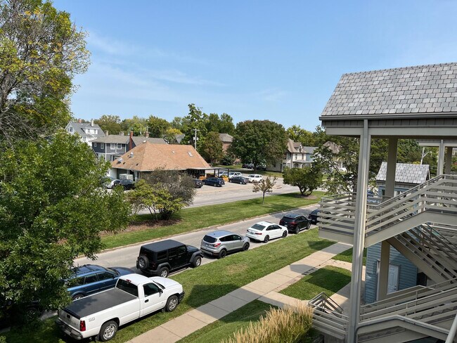 Exterior - 627 Iowa Ave