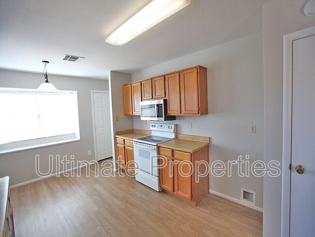 Building Photo - 1803 W Barrow Dr