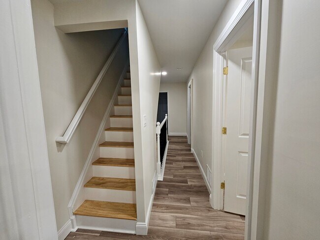 Building Photo - Amazing all new 4 bed 2.5 Bath House for rent!