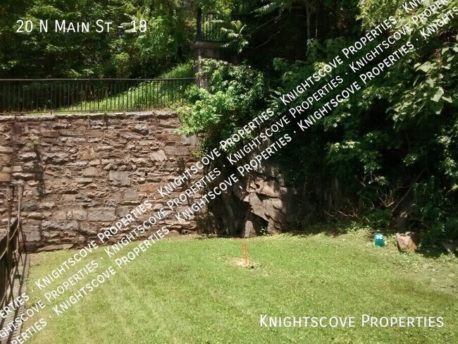 Building Photo - 20 N Main St