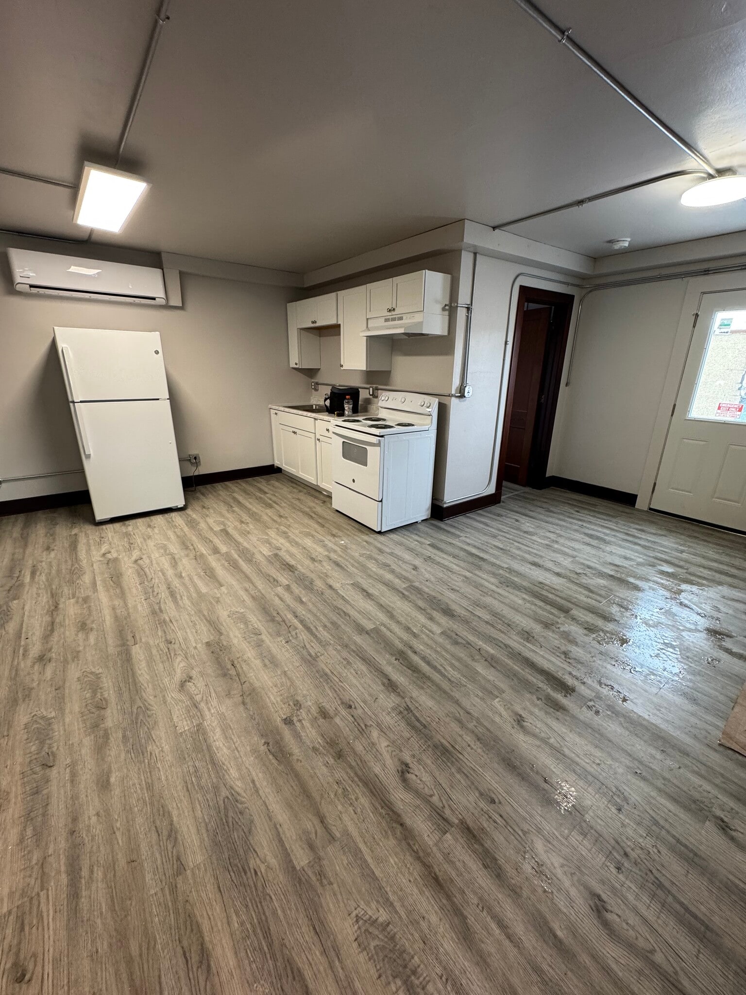 Building Photo - 814 Clinton St