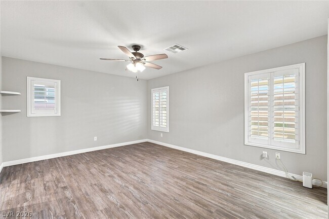 Building Photo - 1525 Deep Valley Ave