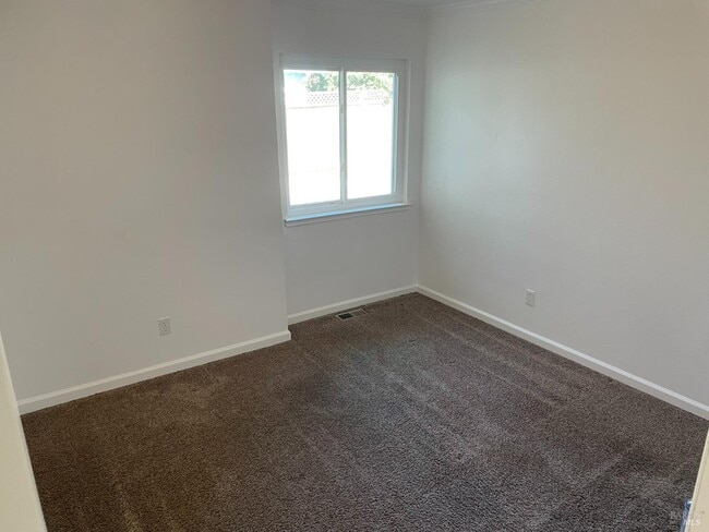 Building Photo - 104 Rene Dr