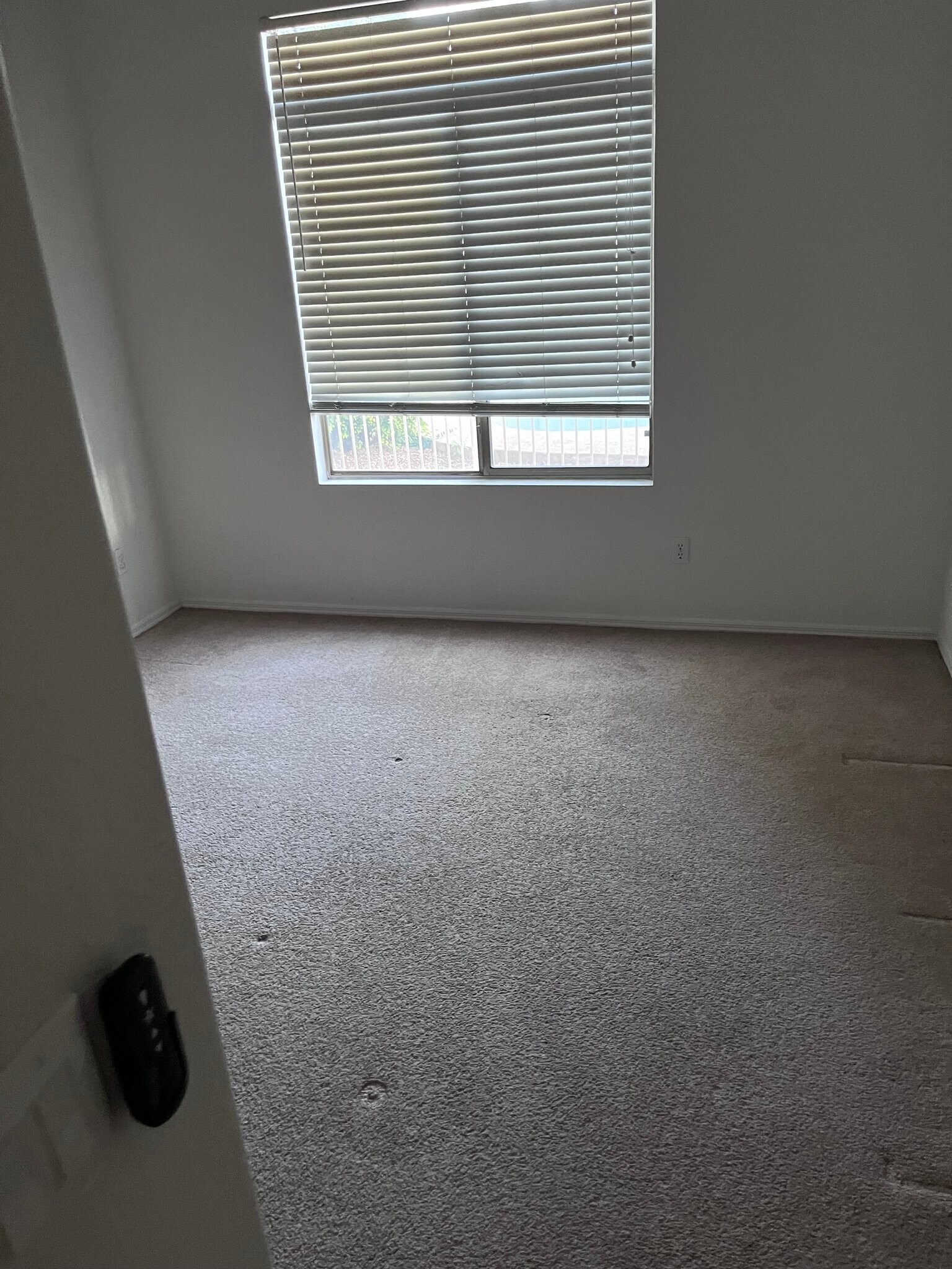 Building Photo - 221 E Arabian Dr