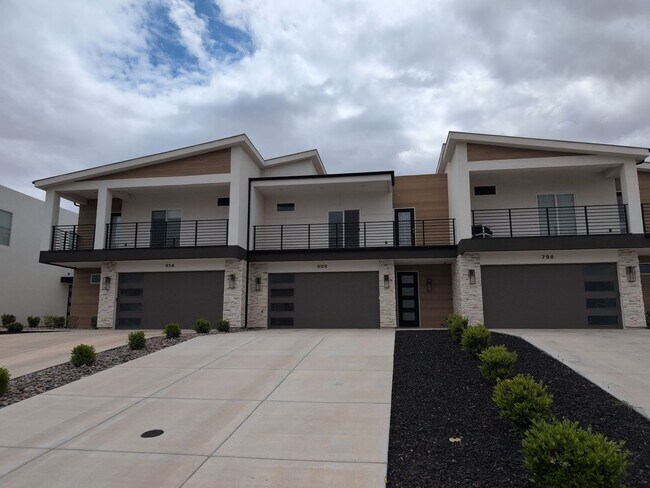 Building Photo - Modern Comfort in a Beautiful 3-Bedroom Home