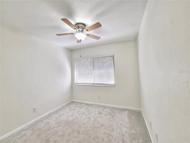 Building Photo - 2635 SW 35th Pl