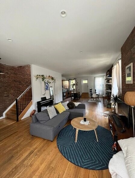 Building Photo - 789 Greene Ave