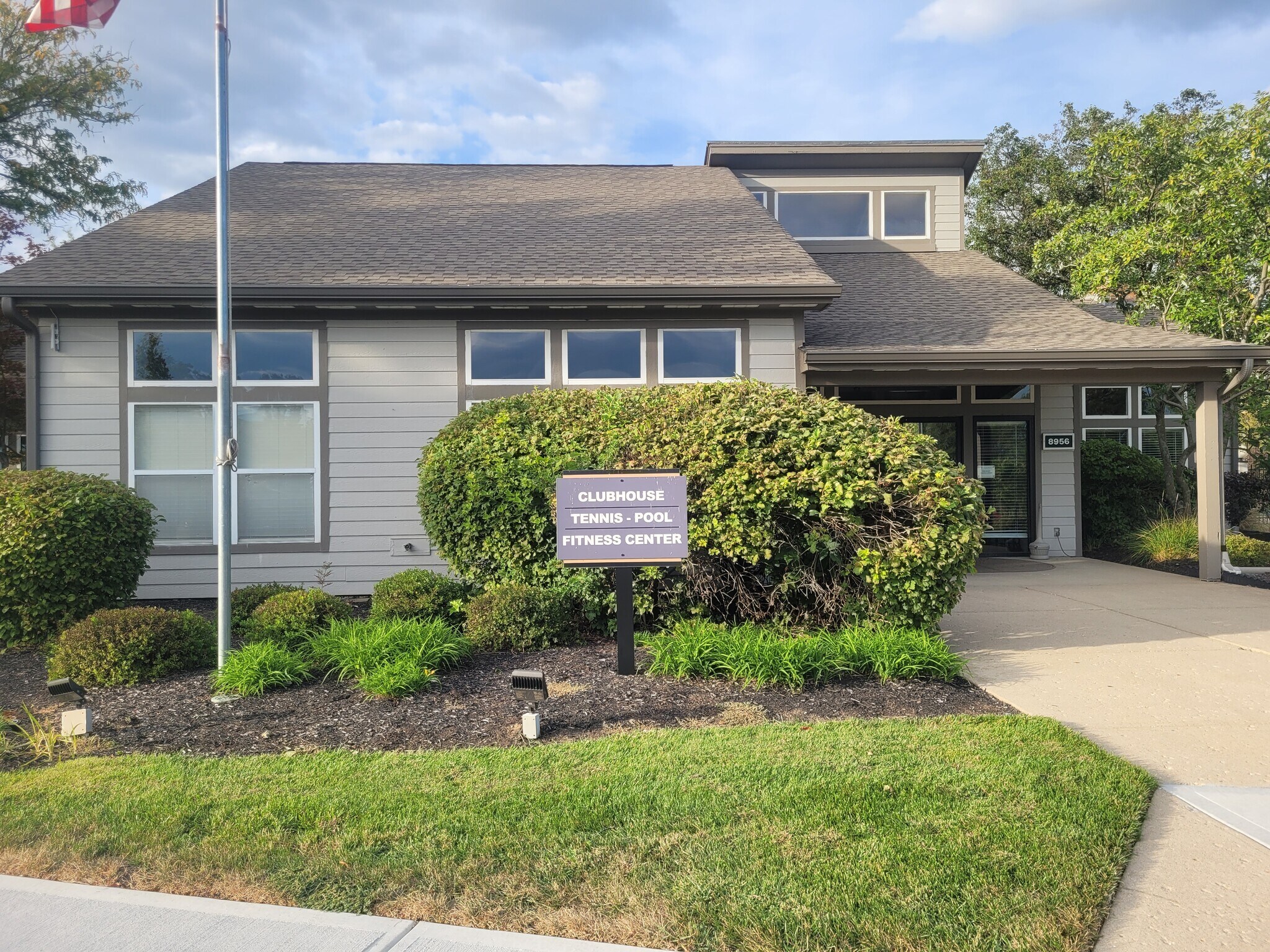 Building Photo - 8919 Eagleview Dr