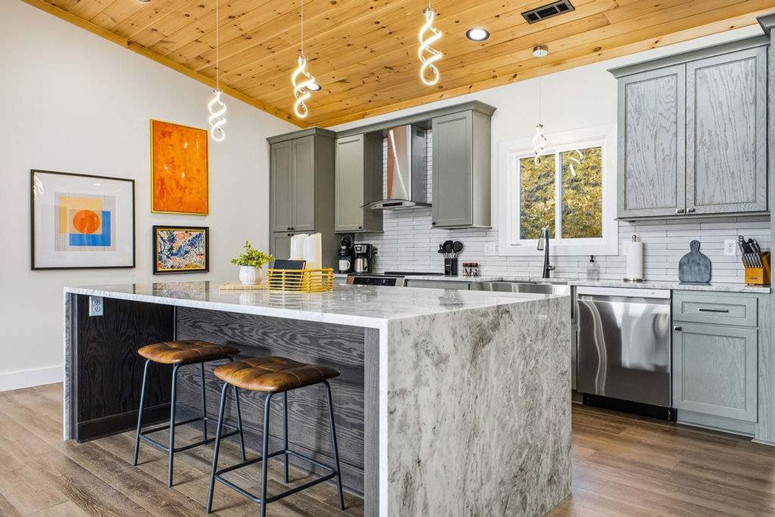 Building Photo - 268 Everett St