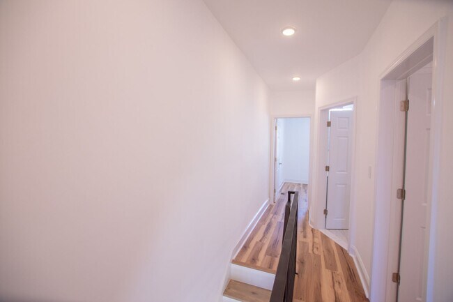 Building Photo - Renovated South Philadelphia Rowhome