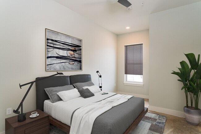 Building Photo - 210 W Peden Alley