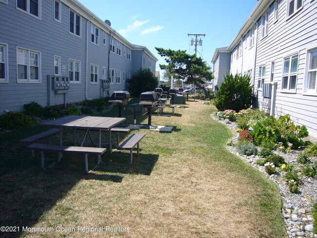 Building Photo - 1201 Ocean Ave