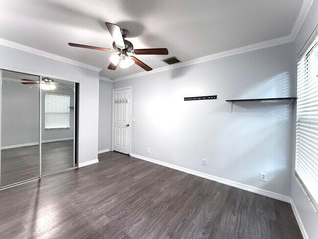 Building Photo - 15684 86th Way N