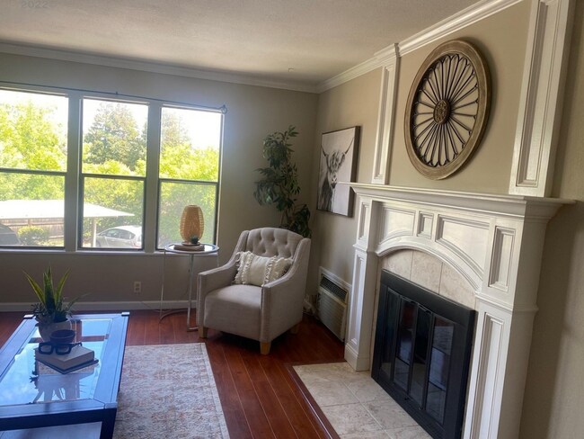 Building Photo - 250 Chilpancingo Pkwy