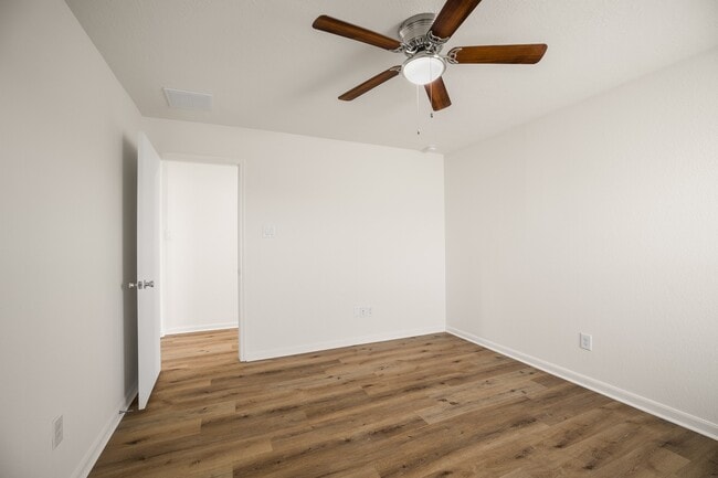 Building Photo - 4118 Lake Cypress Cir