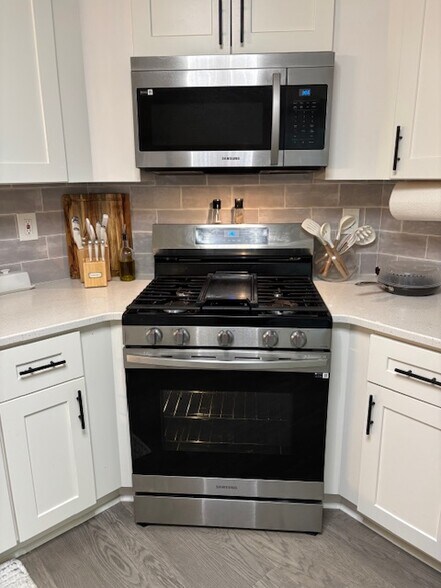 Building Photo - 5830 Hampton Ct