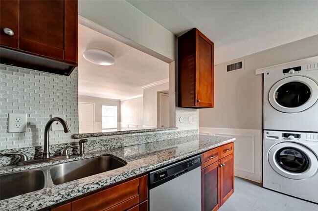 Building Photo - 9023 Gaylord Dr