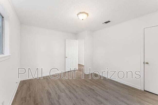 Building Photo - 620 Prichard Ave