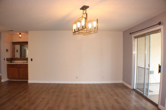 Building Photo - Stylish 3-Bedroom Home with Spacious Backy...