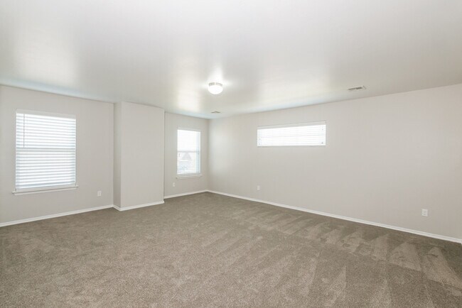 Building Photo - Check out this Wonderful Home!