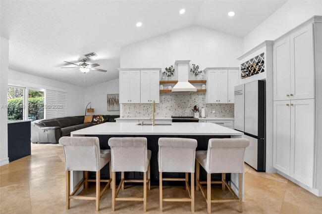 Building Photo - 9592 Majestic Way