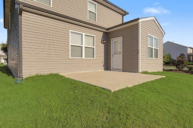 Building Photo - Spacious 4-Bedroom Home w/ Loft