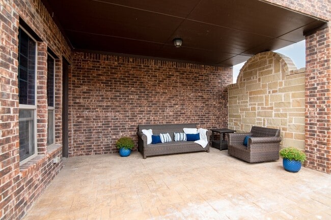 Building Photo - 100 Prewit St