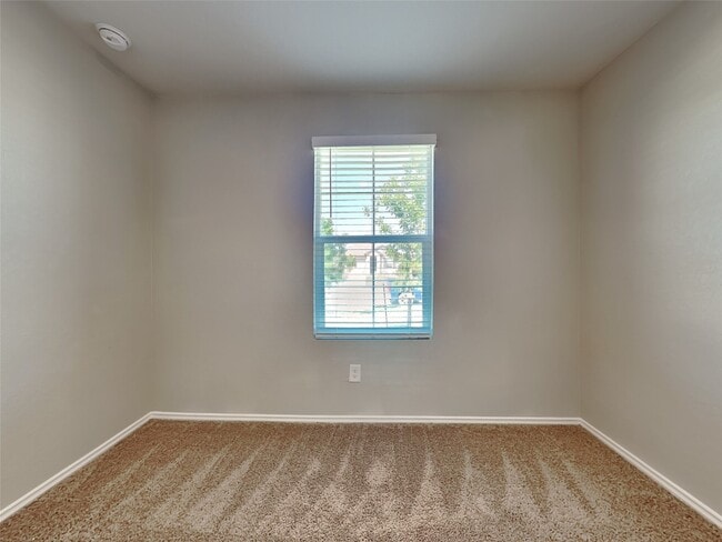 Building Photo - 125 Moonrise Dr