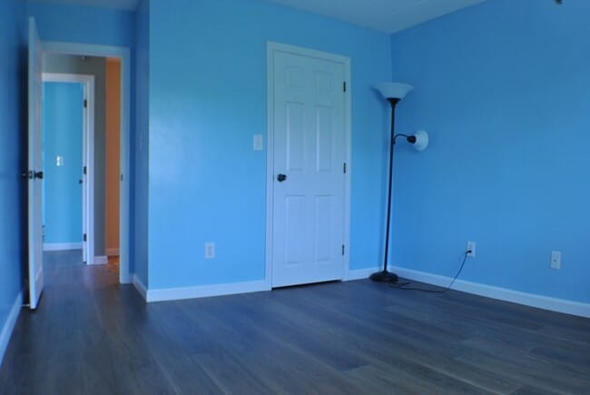 Building Photo - 209 Riverview Ave